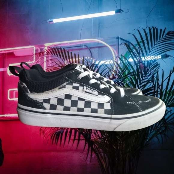 VANS Classic Checkered Skate Shoe Black and White. - Picture 1 of 10